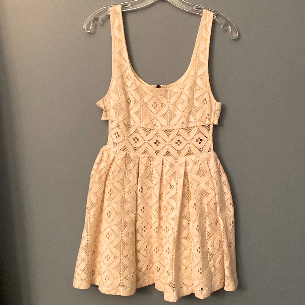 Woven ivory dress by free people, great condition!